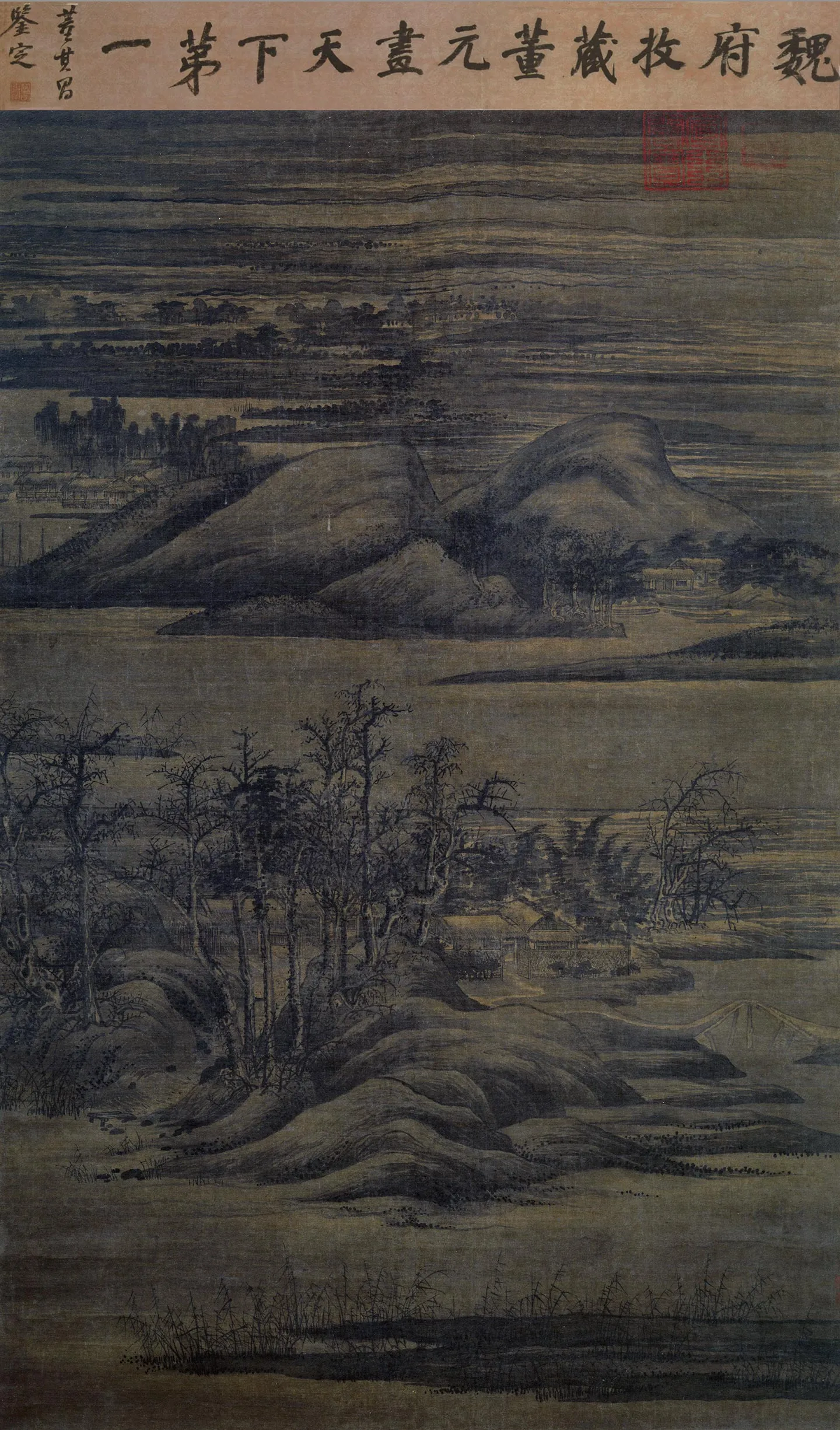 传董源冬景山水画《寒林重汀图》轴