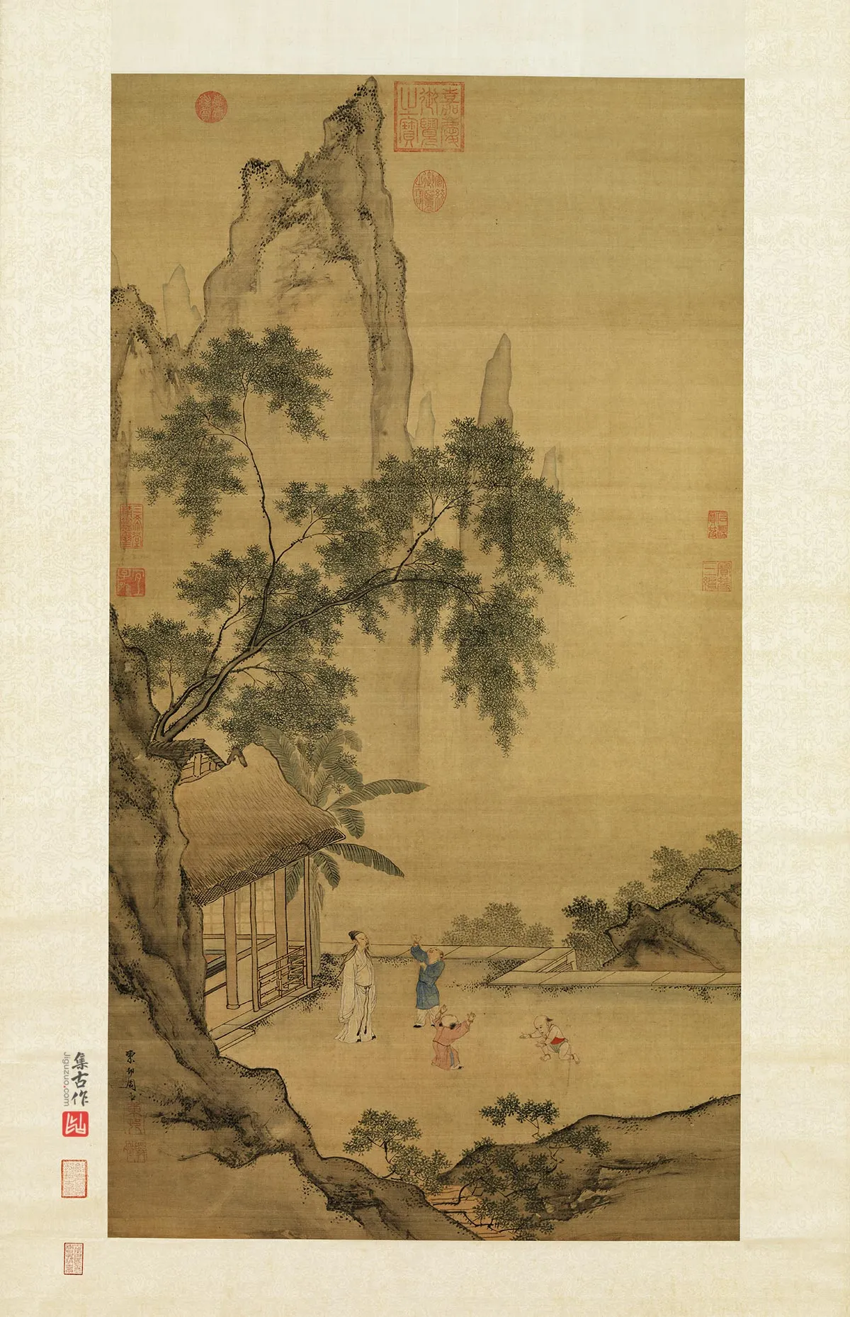 周臣《画闲看儿童捉柳花句意图》轴
