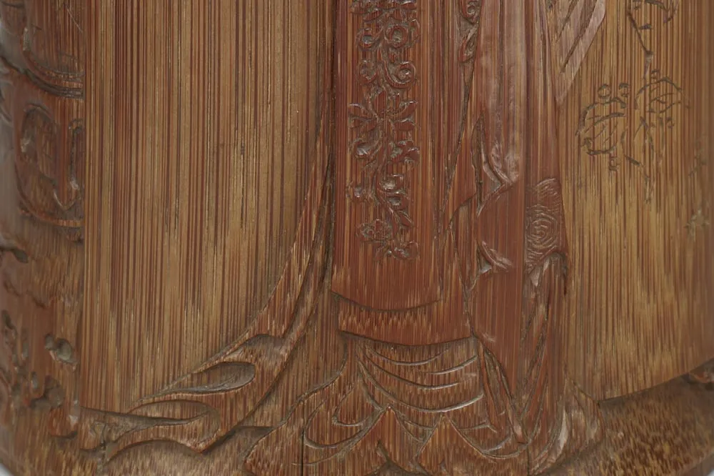 明代“竹雕窥简图笔筒”雕刻局部 (4)