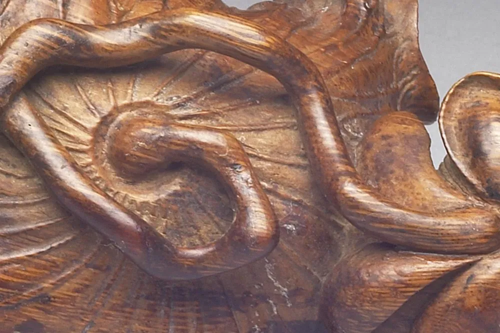 清早期“竹雕荷叶式水盛”雕刻局部 (5)