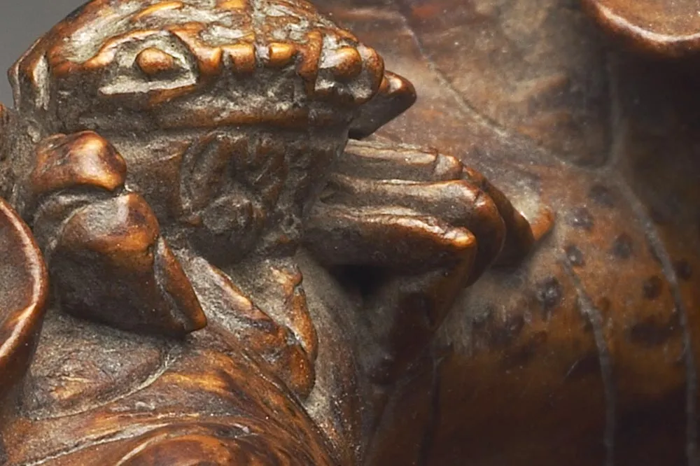 清早期“竹雕荷叶式水盛”雕刻局部 (3)