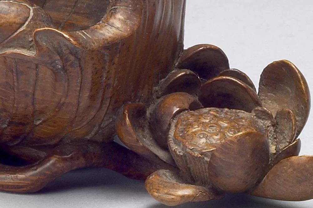 清早期“竹雕荷叶式水盛”雕刻局部 (2)