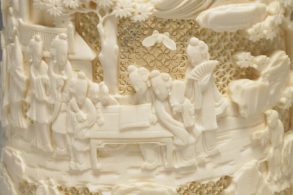 清代象牙雕镂空人物图笔筒局部 (5)