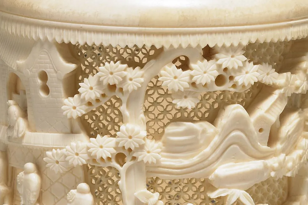 清代“象牙雕镂空人物图笔筒”雕刻局部 (5)