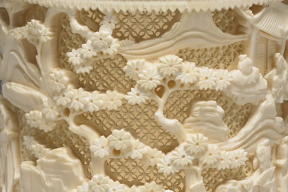 清代象牙雕镂空人物图笔筒局部 (6)