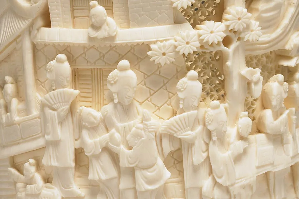 清代“象牙雕镂空人物图笔筒”雕刻局部 (3)