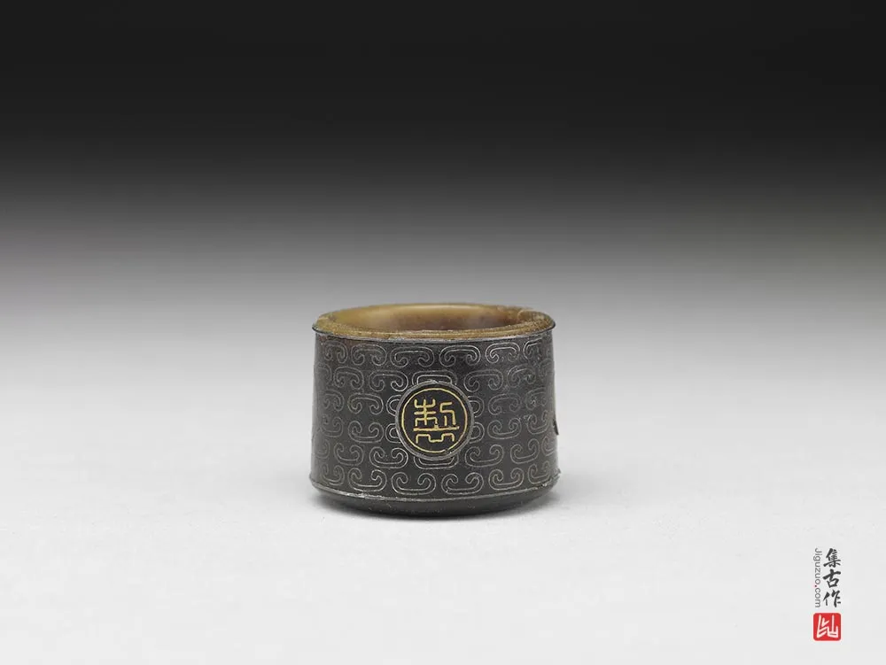 清代乾隆“犀角嵌金银丝扳指”雕刻-(4)