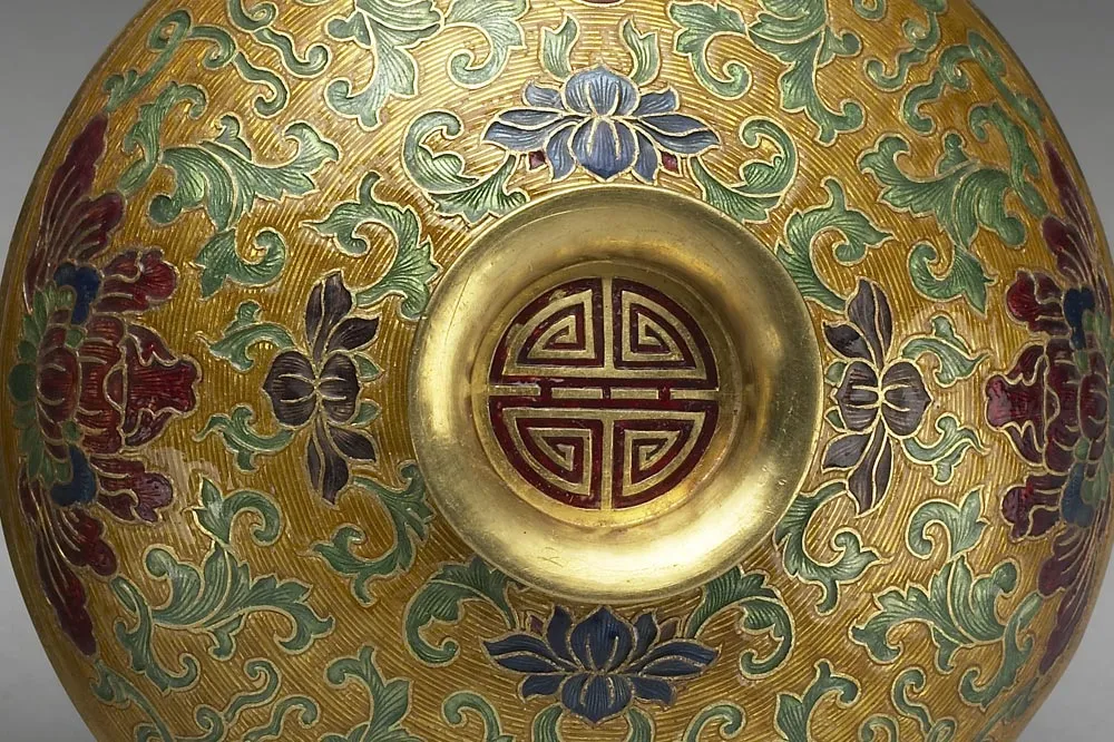 清代金胎内填珐琅番莲纹盖盏局部 (2)