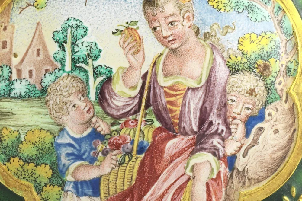 清代乾隆金胎内填兼画珐琅西方仕女图执壶局部 (3)