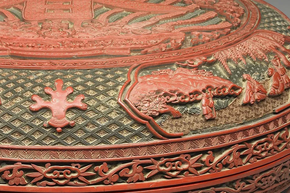 清代“剔彩寿春宝盒”漆器局部 (2)