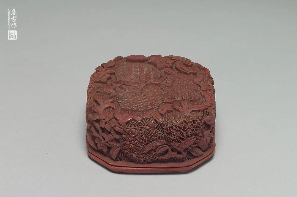 清代“剔红折枝桃八方盒”漆器-(4)