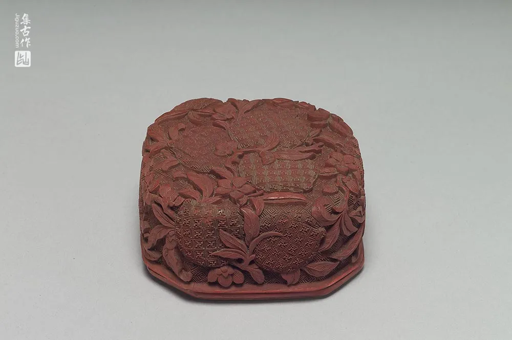 清代“剔红折枝桃八方盒”漆器-(3)