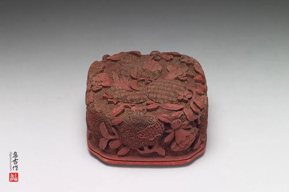 清代“剔红石榴四瓣盒”漆器-(2)