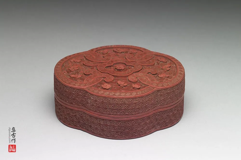 清代“剔红飞花宝盒”漆器-(1)
