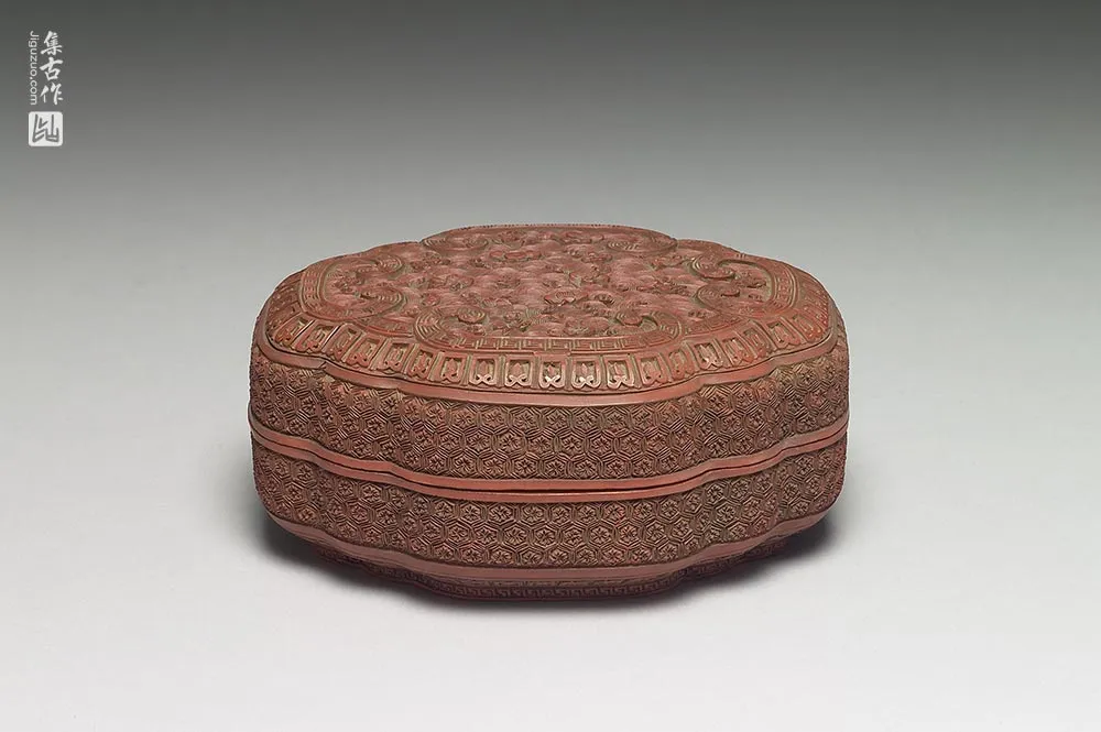 清代“剔红飞花云头式盒”漆器-(1)