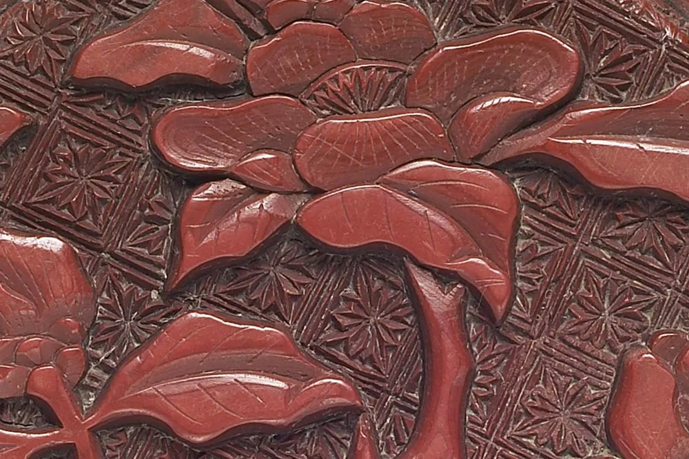 明代剔红禄位高升人物圆盒局部 (4)