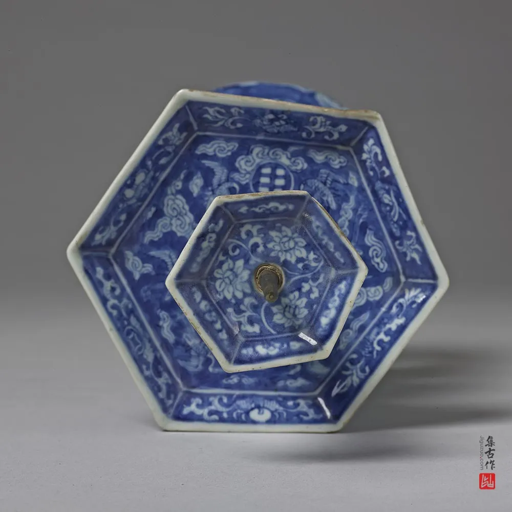 明代“青花花卉纹烛台”陶瓷器-(4)