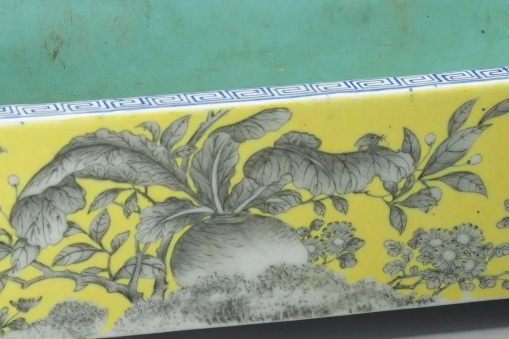 清代粉彩园圃图盆局部 (1)