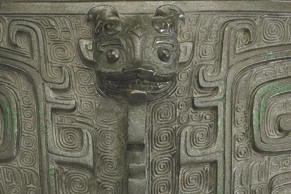 西周早期“召卣”铜器局部 (6)