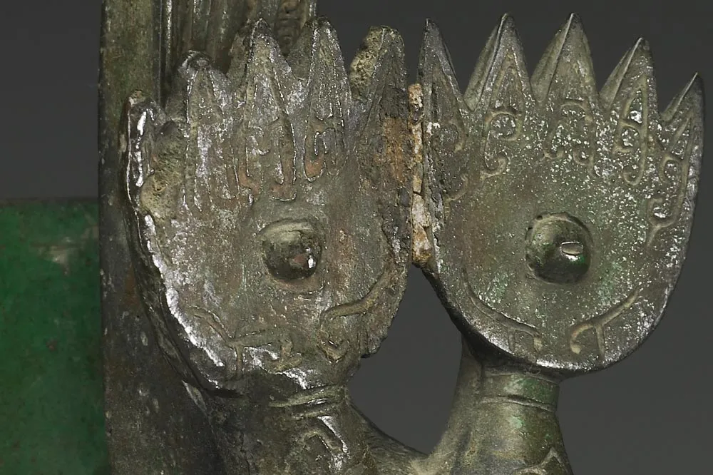 西周早期“召卣”铜器局部 (8)