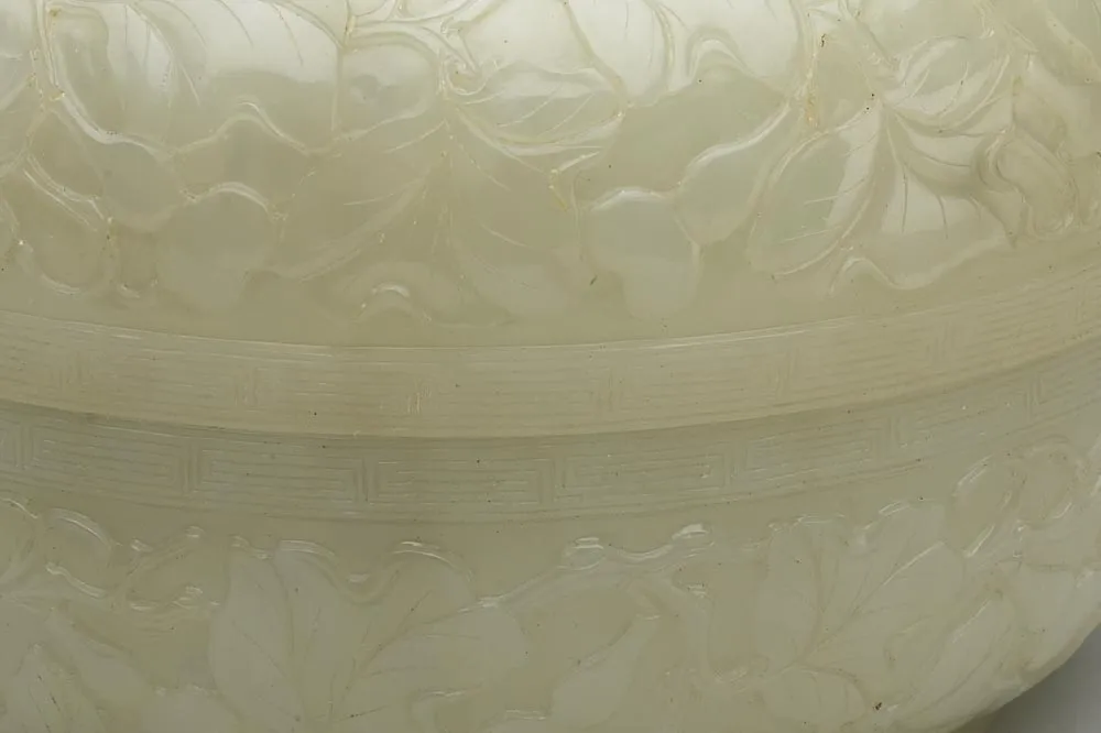 清代乾隆玉五福拱寿圆盒局部 (2)