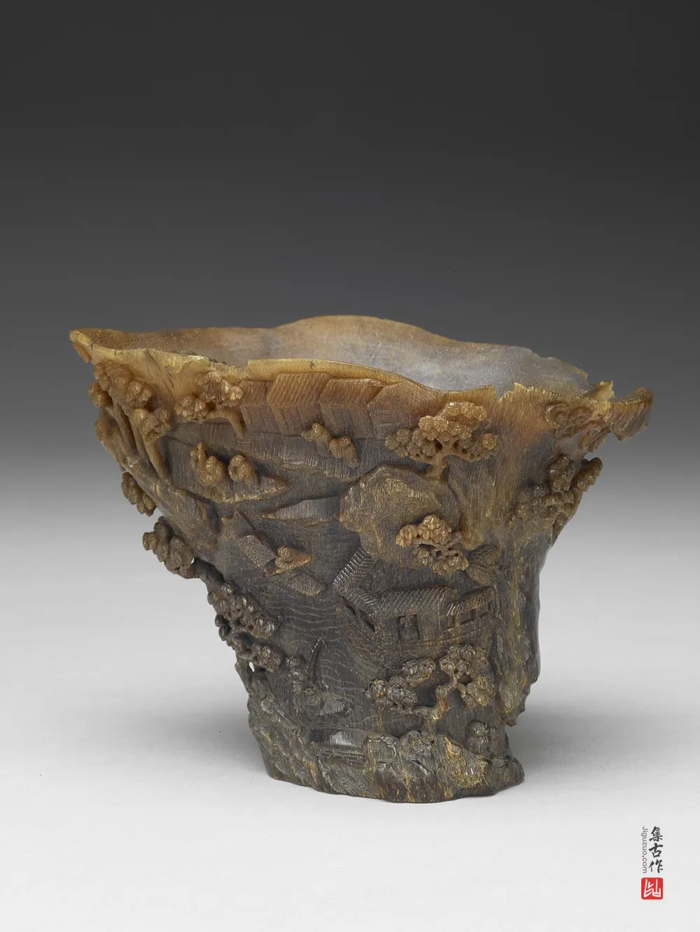 清代乾隆“犀角雕蓬瀛仙侣杯”雕刻-(2)