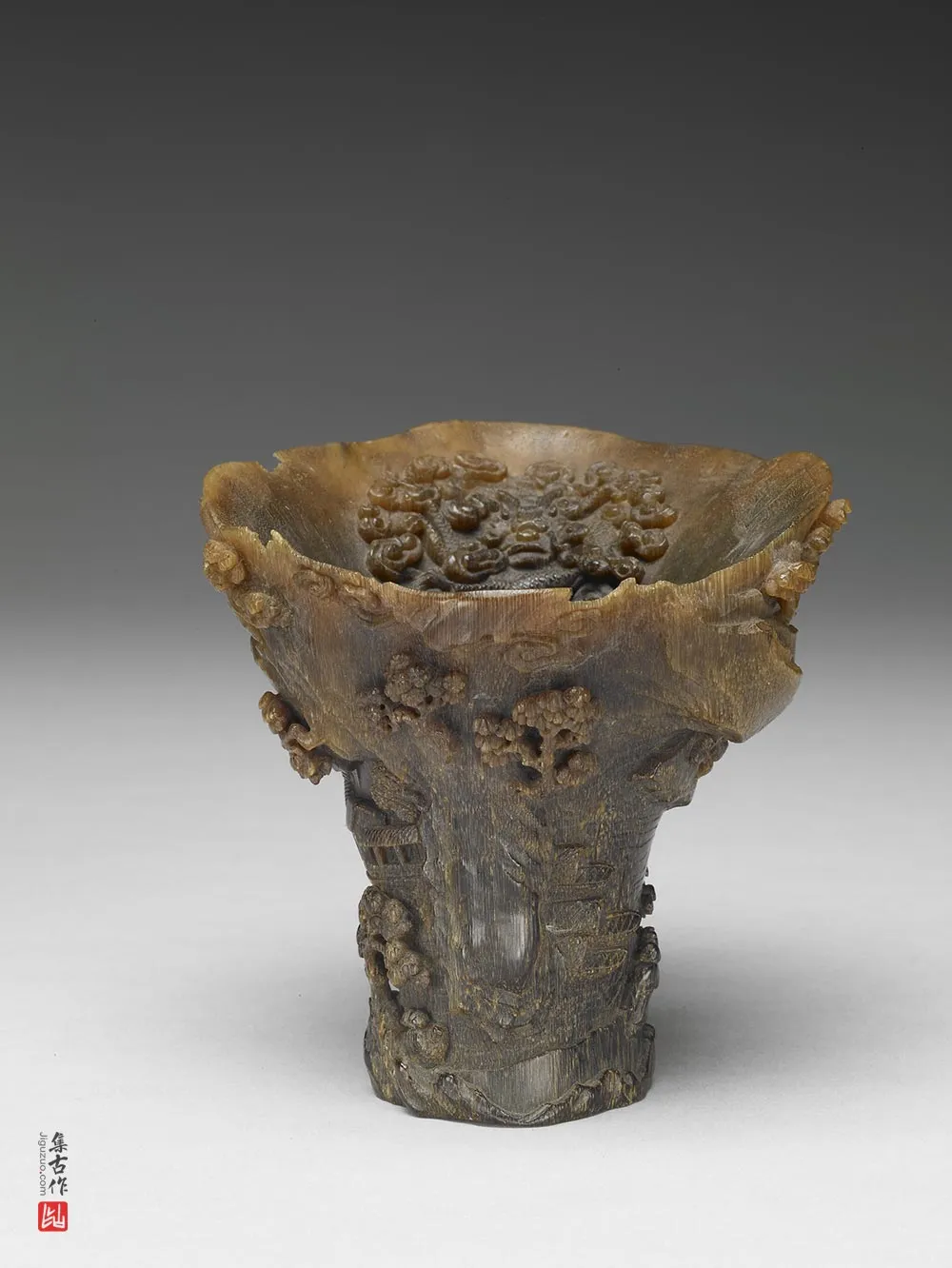 清代乾隆“犀角雕蓬瀛仙侣杯”雕刻-(3)