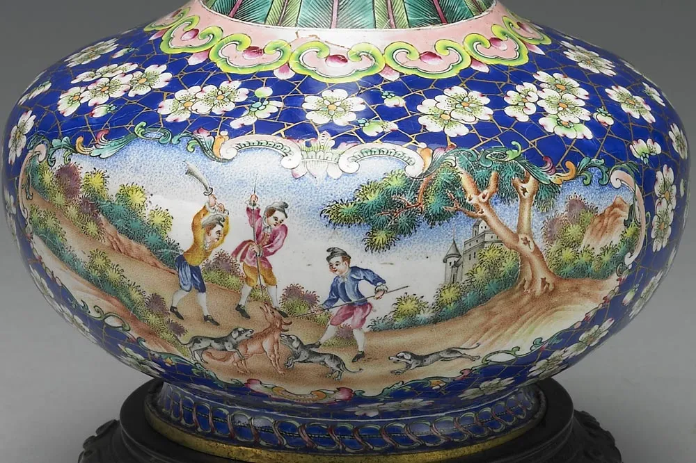 清代铜胎画珐琅双耳蒜头瓶- 珐琅高清图片下载- 集古作网