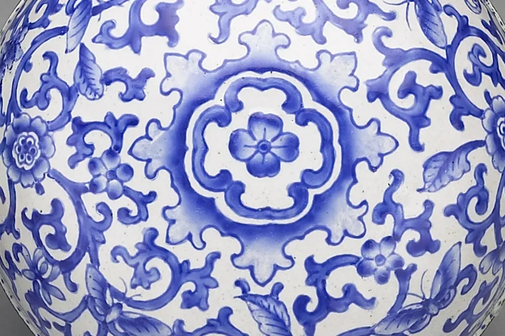 清代铜胎画珐琅白地蓝花圆盒- 珐琅高清图片下载- 集古作网