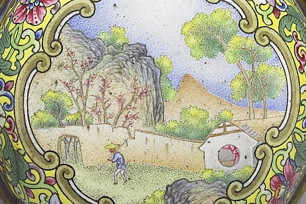 清代乾隆铜胎画珐琅盒- 珐琅高清图片下载- 集古作网