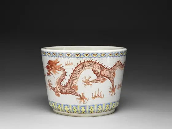 中国美術 粉彩 色絵 黄地 纏草花龍紋 盤 φ40.5cm (LC340) 中国