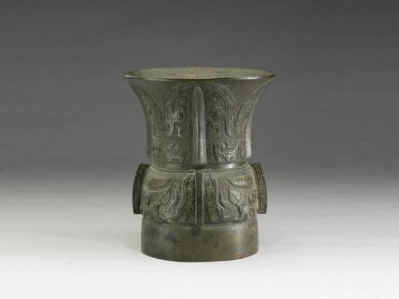 “兽面纹尊”铜器
