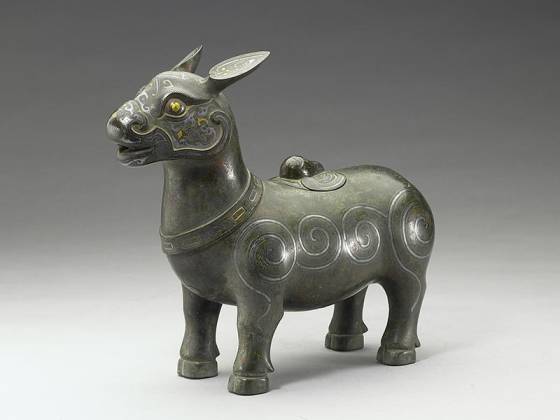 宋代“嵌金银牺尊”铜器